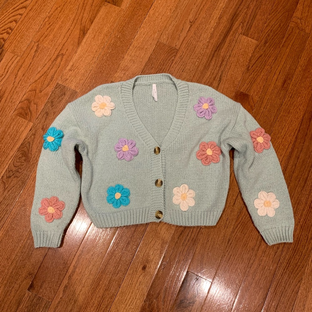 Soft & Cozy 3-D Daisies Chunky Cropped Cardigan S